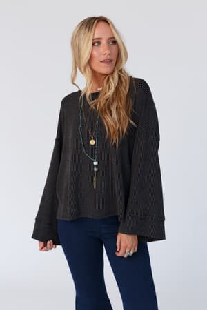 love-it-v-neckline-textured-top-charcoal/Charcoal