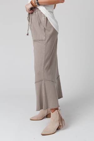 feeling-good-wide-leg-pant-taupe/Taupe