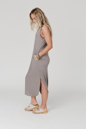 cassie-sleeveless-pocket-maxi-dress-coco/Coco