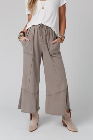 feeling-good-wide-leg-pant-taupe/Taupe