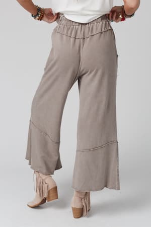 feeling-good-wide-leg-pant-taupe/Taupe