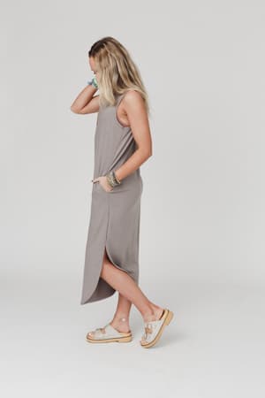 cassie-sleeveless-pocket-maxi-dress-coco/Coco