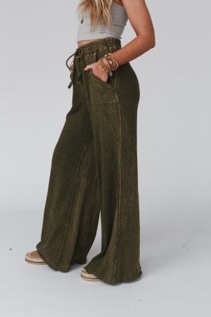 Relaxing Robin Wide Leg Pant: undefined