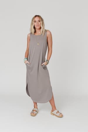 cassie-sleeveless-pocket-maxi-dress-coco/Coco