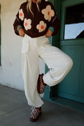 east-bay-loose-fit-cargo-jeans-cream/Cream