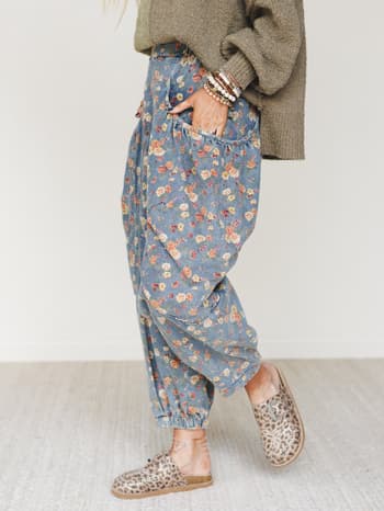 the-nest-nora-gathered-barrel-denim-pant-denim-blue-floral/Denim Blue Floral