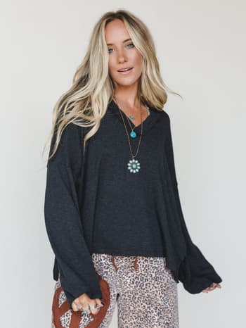 the-nest-on-the-go-long-sleeve-tee-charcoal/Charcoal