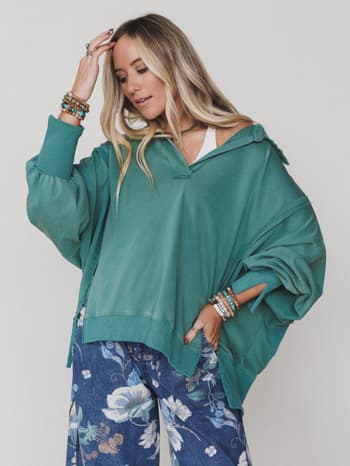candace-oversized-collar-sweatshirt-washed-green/Green