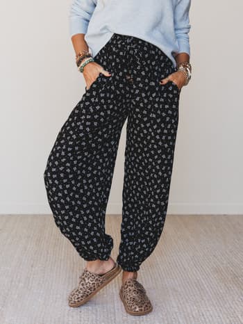 the-nest-emberlyn-wide-leg-cinched-pants-black/Black