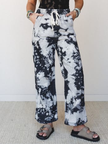 The Nest So Comfy Wide Leg Denim Pant - Bleach Dye Black XL / Black