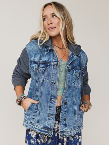 the-nest-my-boyfriends-denim-jacket-charcoal-medium-wash/Medium Wash