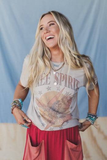 the-nest-freedom-spark-graphic-tee-tan/Tan