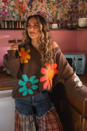 good-mood-flower-print-sweater-brown/Chocolate