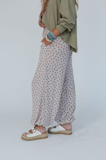 emberlyn-wide-leg-cinched-pants-taupe/Taupe