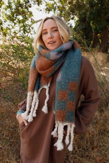 check-me-out-tassel-scarf-teal/Teal
