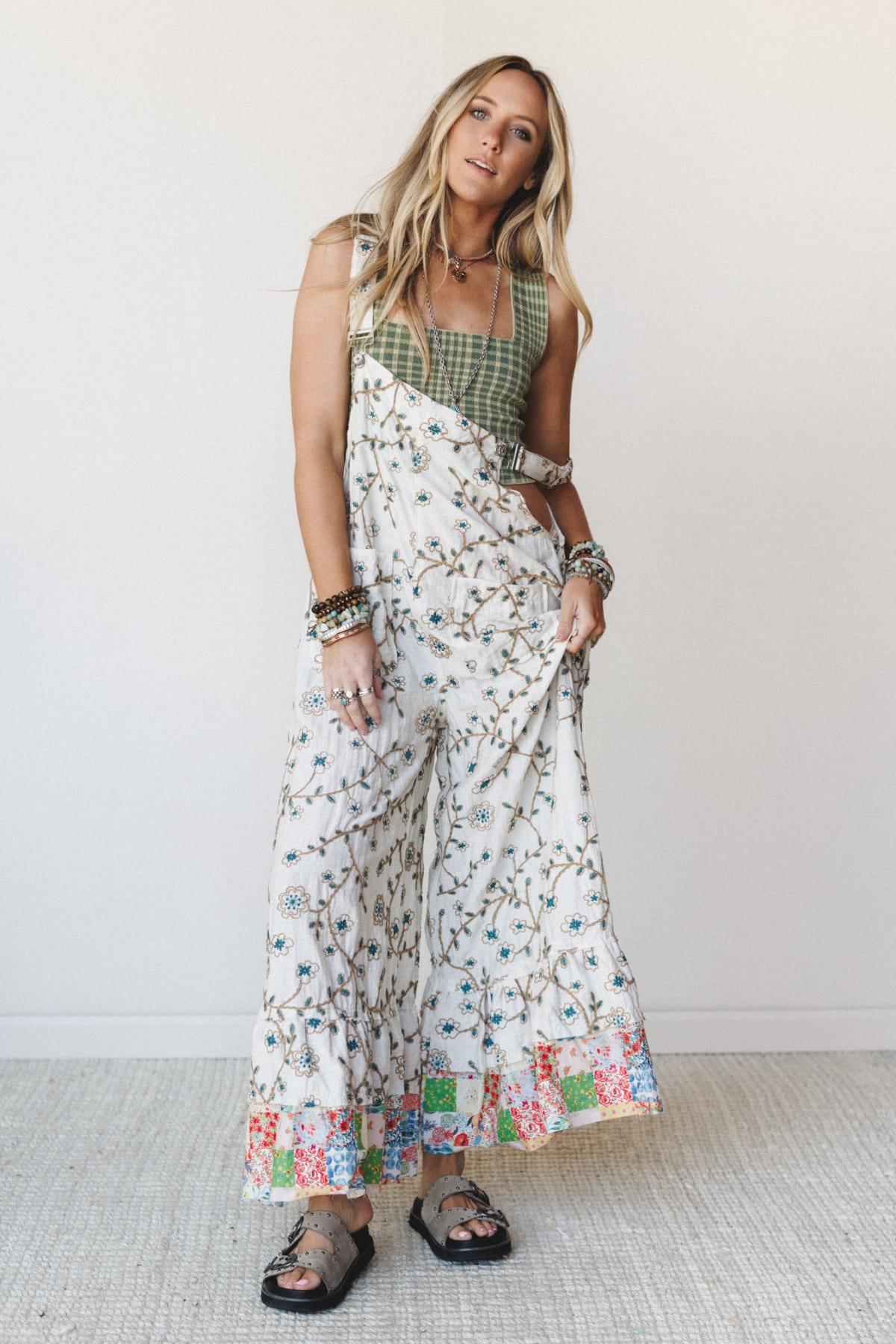 Shop New Clothing >