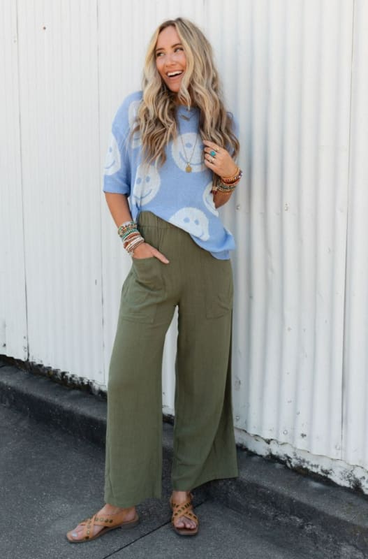 11 Linen Pant Outfits to Wear All Year