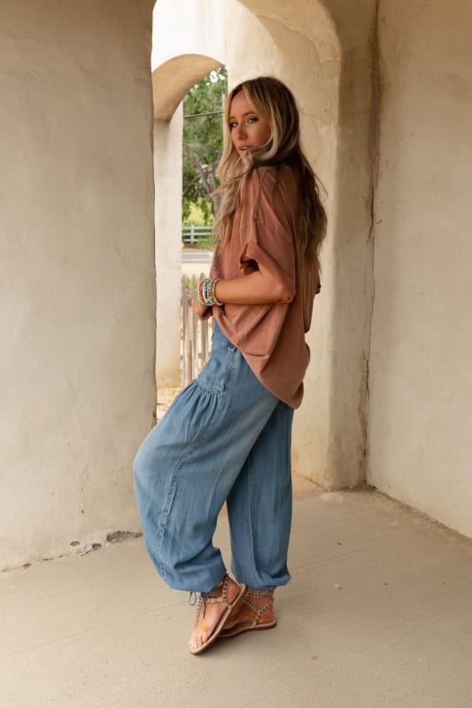 loose fit cargo jeans