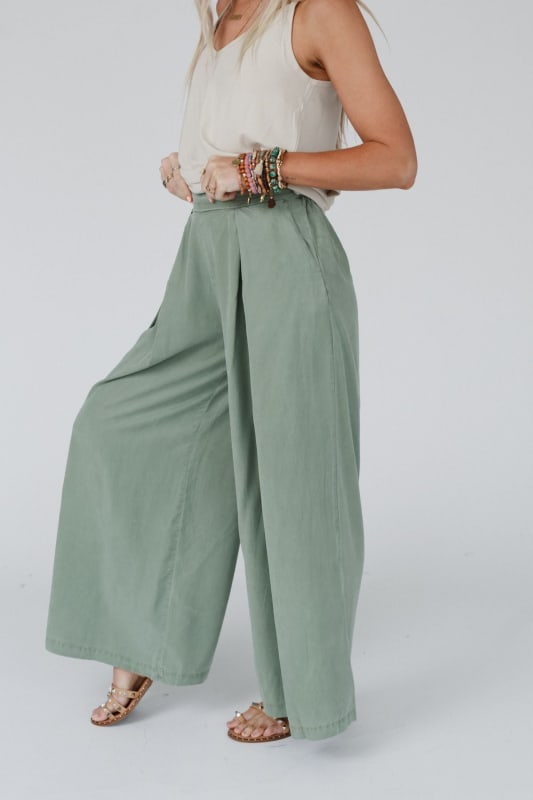 Daily Pleated Flowy Pants - Olive